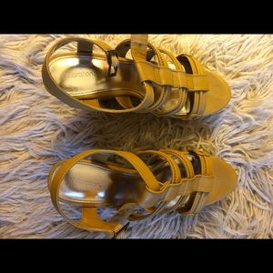 Mustard Yellow Wedge